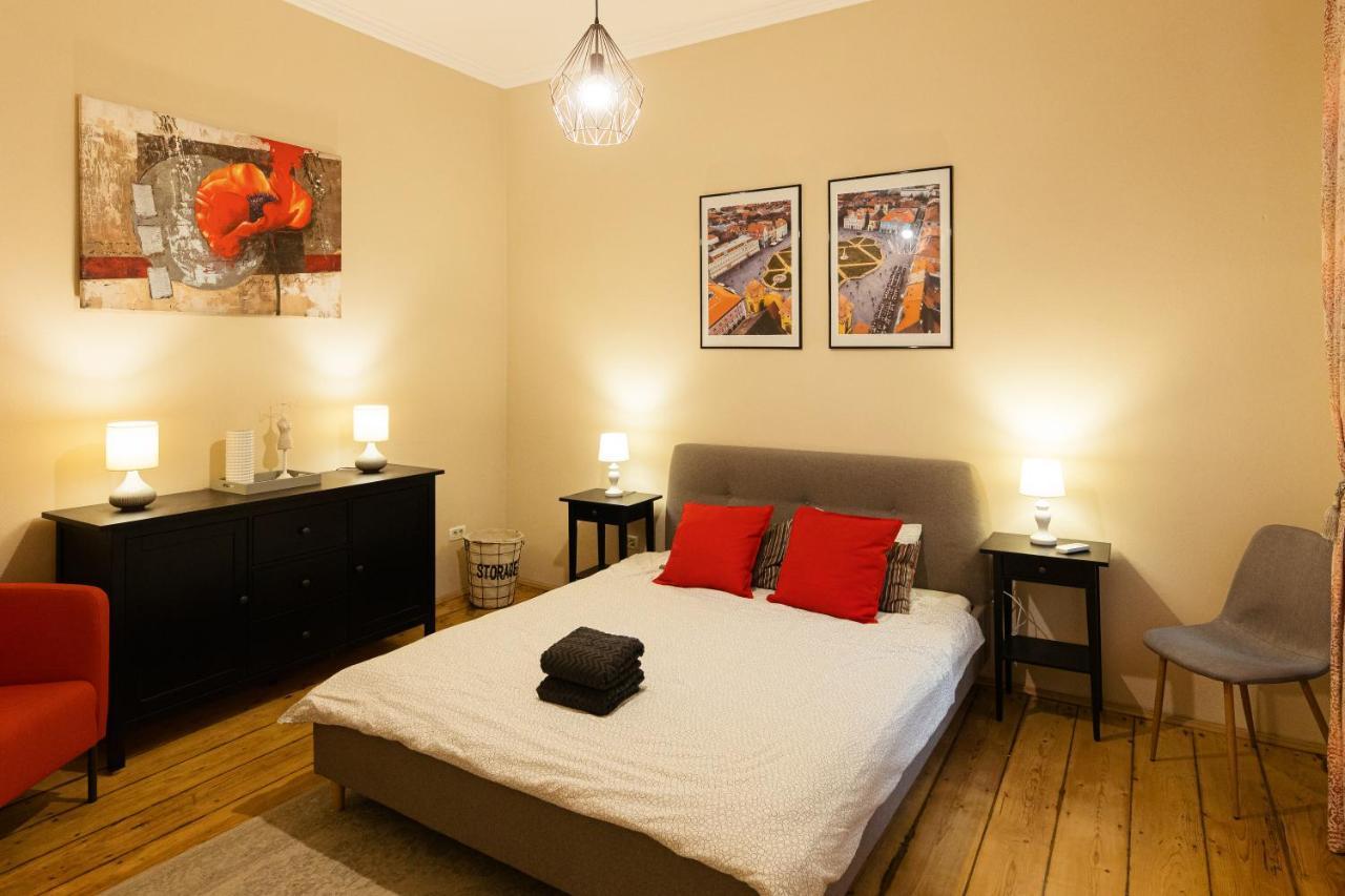 Chic Apartment In Historical City Center Timişoara Exterior foto