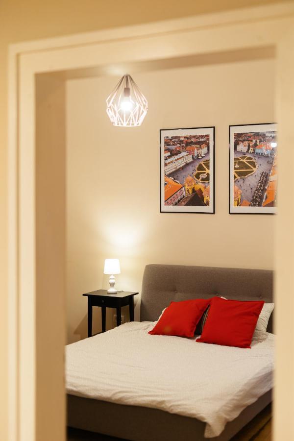 Chic Apartment In Historical City Center Timişoara Exterior foto